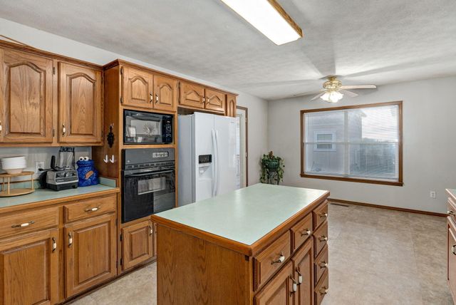 5567 S Jefferson Avenue, Springfield, MO 65810