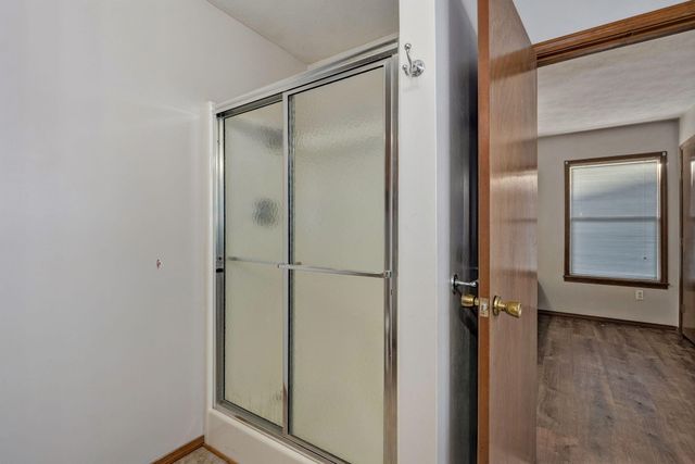 5567 S Jefferson Avenue, Springfield, MO 65810