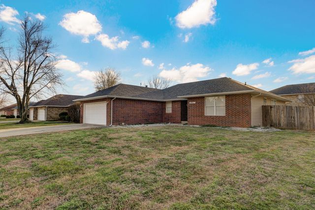 5567 S Jefferson Avenue, Springfield, MO 65810