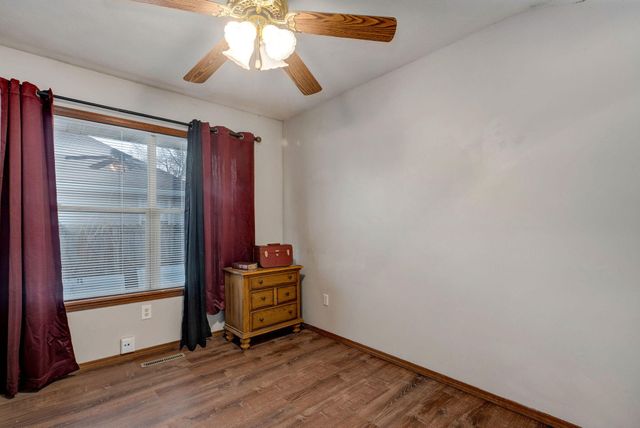 5567 S Jefferson Avenue, Springfield, MO 65810