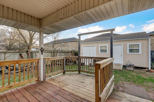 5567 S Jefferson Avenue, Springfield, MO 65810