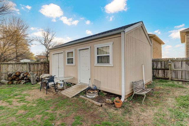 5567 S Jefferson Avenue, Springfield, MO 65810