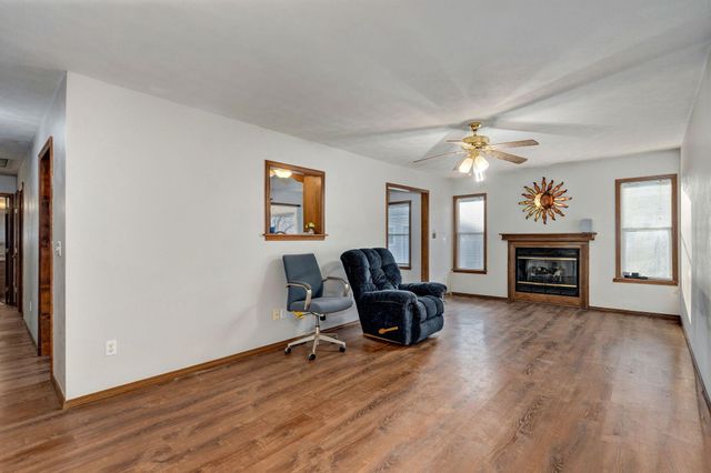 5567 S Jefferson Avenue, Springfield, MO 65810