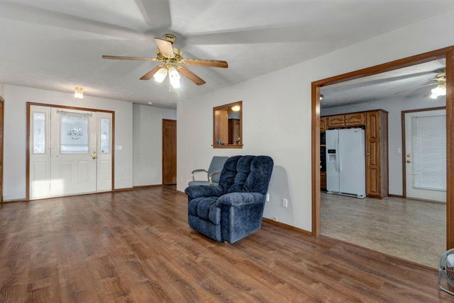 5567 S Jefferson Avenue, Springfield, MO 65810