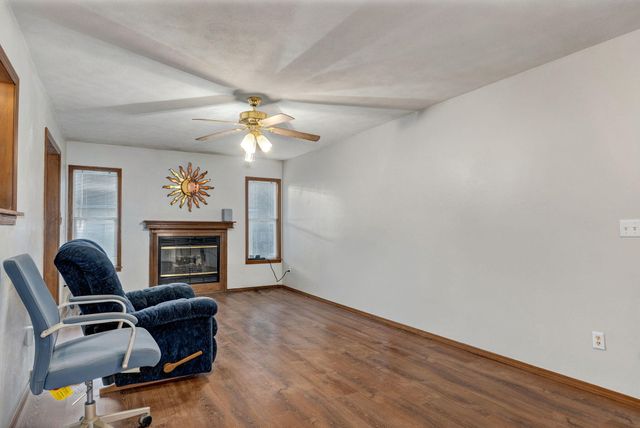 5567 S Jefferson Avenue, Springfield, MO 65810