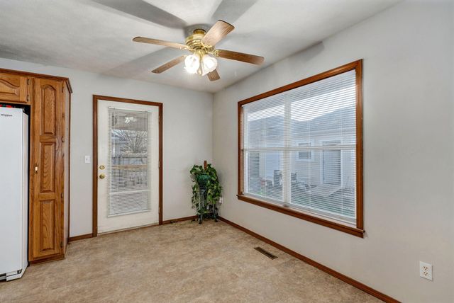 5567 S Jefferson Avenue, Springfield, MO 65810