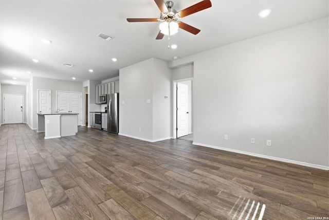 2521 Hiddenbrooke Trace, Seguin, TX 78155