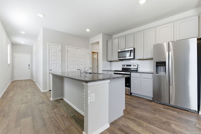 2521 Hiddenbrooke Trace, Seguin, TX 78155