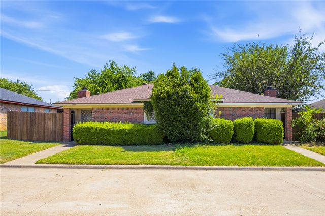 2022 Minnie Drive, Arlington, TX 76012