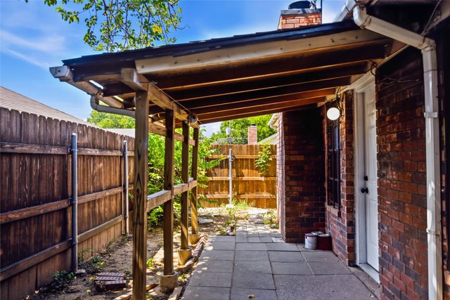 2022 Minnie Drive, Arlington, TX 76012