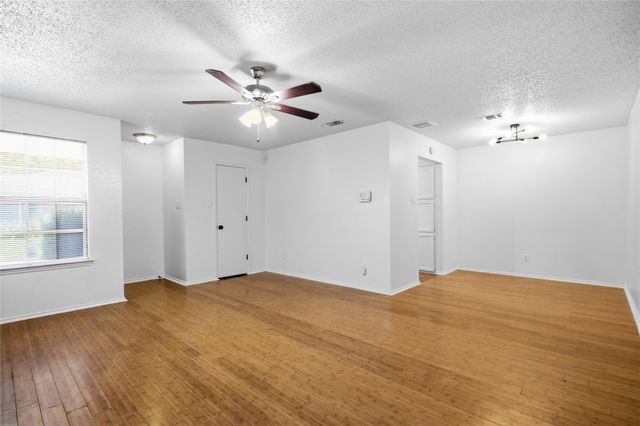 2022 Minnie Drive, Arlington, TX 76012
