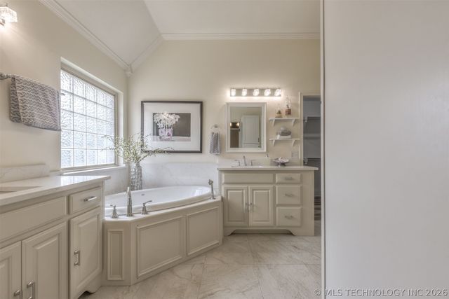 14550 S Urbana Court, Bixby, OK 74008