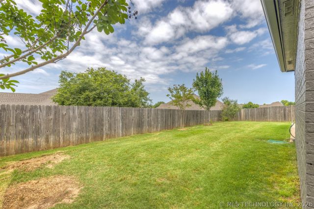 14550 S Urbana Court, Bixby, OK 74008