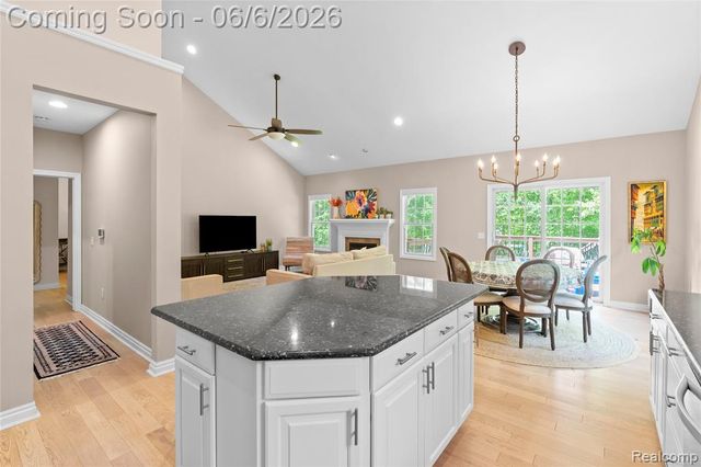 10242 Beacon Court, Grand Blanc, MI 48439