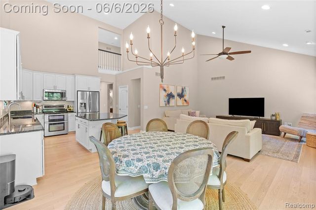 10242 Beacon Court, Grand Blanc, MI 48439