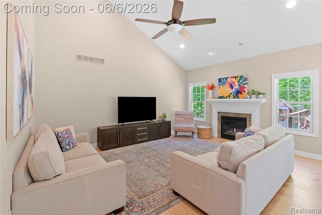 10242 Beacon Court, Grand Blanc, MI 48439