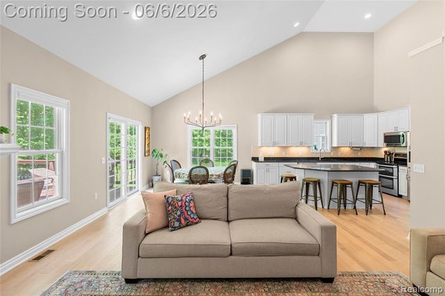 10242 Beacon Court, Grand Blanc, MI 48439