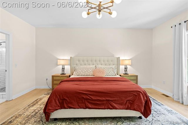 10242 Beacon Court, Grand Blanc, MI 48439