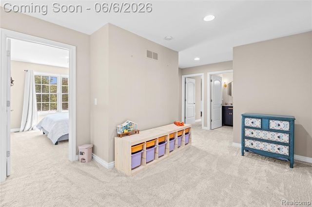 10242 Beacon Court, Grand Blanc, MI 48439