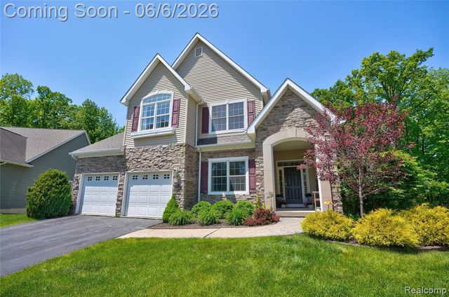 10242 Beacon Court, Grand Blanc, MI 48439
