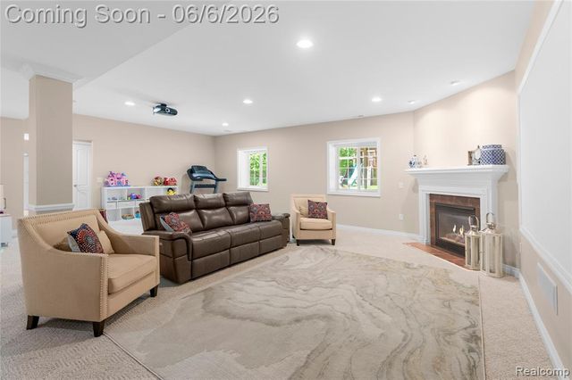 10242 Beacon Court, Grand Blanc, MI 48439