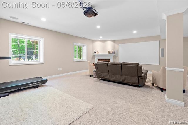 10242 Beacon Court, Grand Blanc, MI 48439