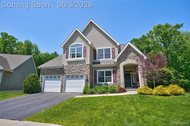 10242 Beacon Court, Grand Blanc, MI 48439