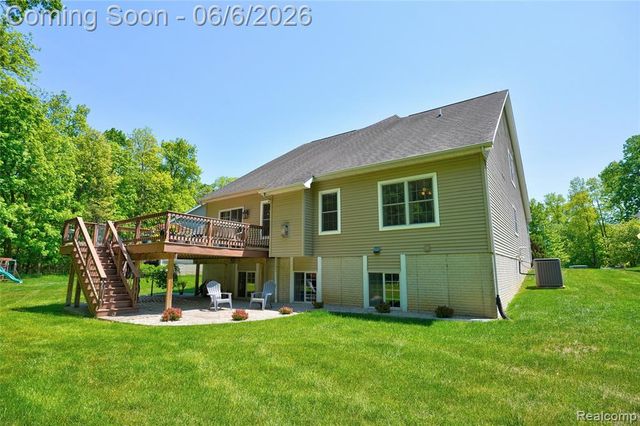 10242 Beacon Court, Grand Blanc, MI 48439