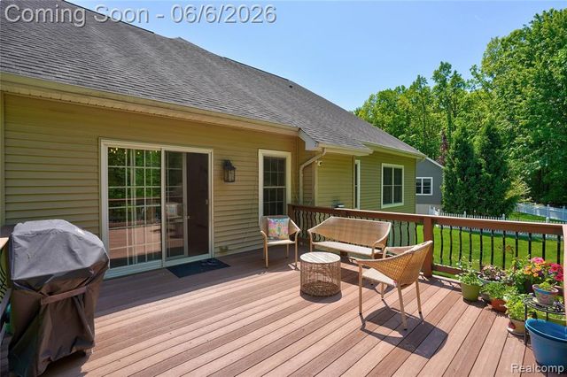 10242 Beacon Court, Grand Blanc, MI 48439