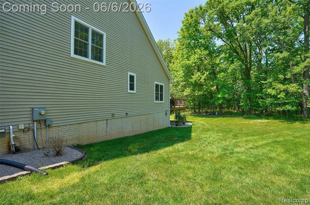 10242 Beacon Court, Grand Blanc, MI 48439