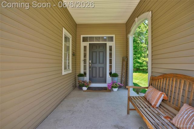 10242 Beacon Court, Grand Blanc, MI 48439