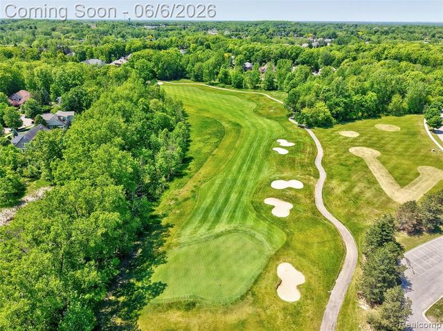 10242 Beacon Court, Grand Blanc, MI 48439