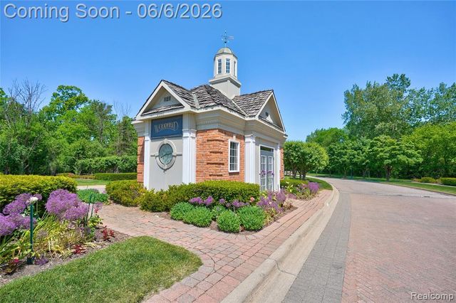 10242 Beacon Court, Grand Blanc, MI 48439
