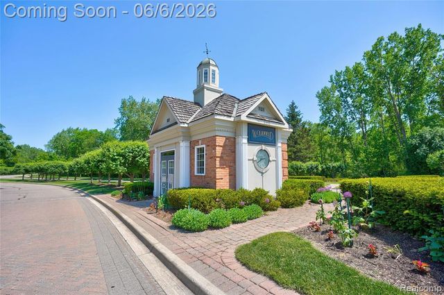 10242 Beacon Court, Grand Blanc, MI 48439