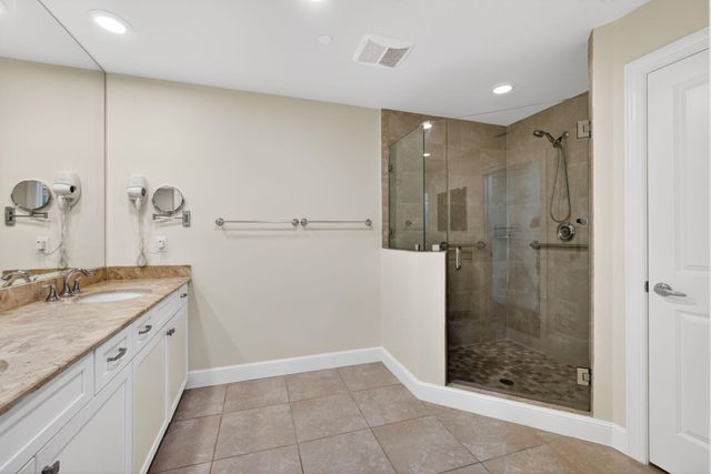 712 Bay Colony Drive S, Juno Beach, FL 33408