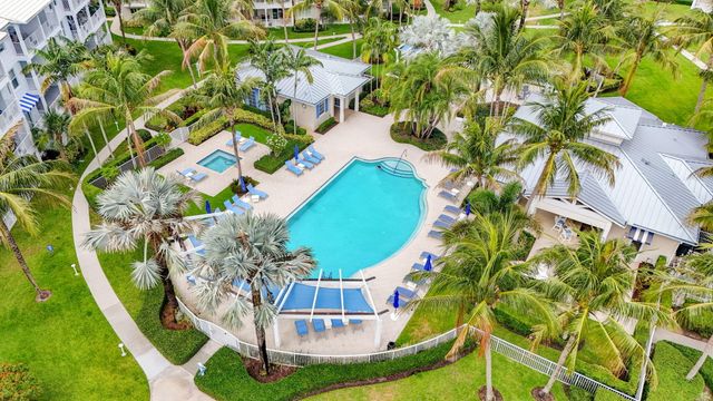 712 Bay Colony Drive S, Juno Beach, FL 33408