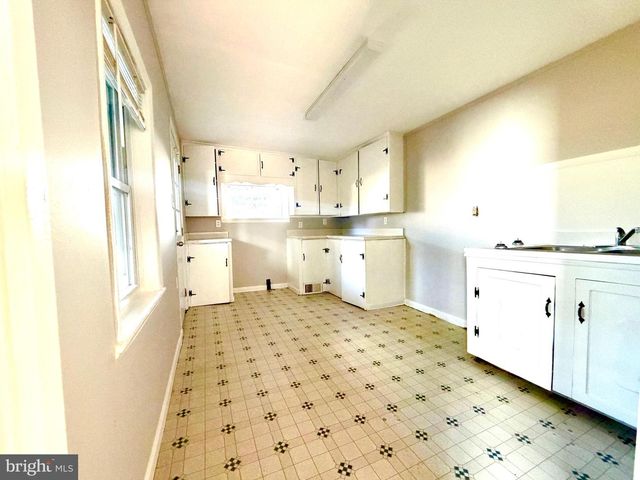 132 RANDOLPH AVE, Hagerstown, MD 21740