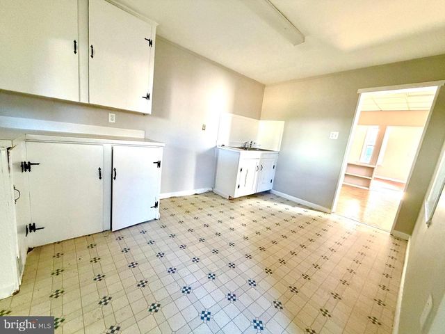 132 RANDOLPH AVE, Hagerstown, MD 21740