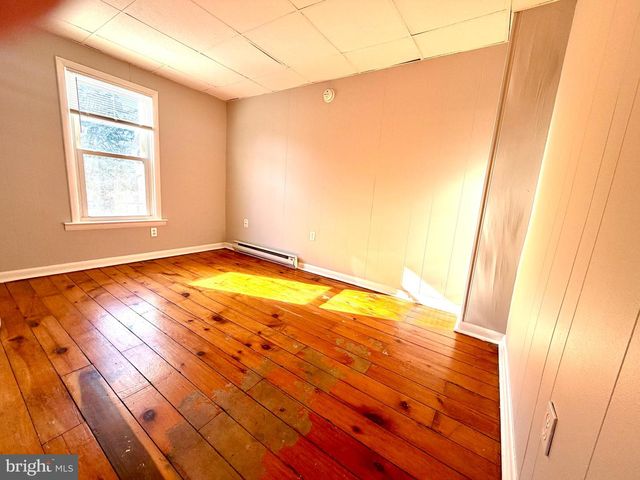 132 RANDOLPH AVE, Hagerstown, MD 21740