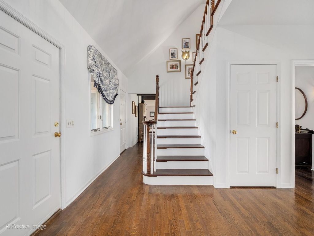 6024 Sedgley Court, Burr Ridge, IL 60527 — photo 4