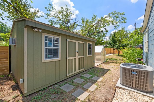 811 E 45th ST, Austin, TX 78751
