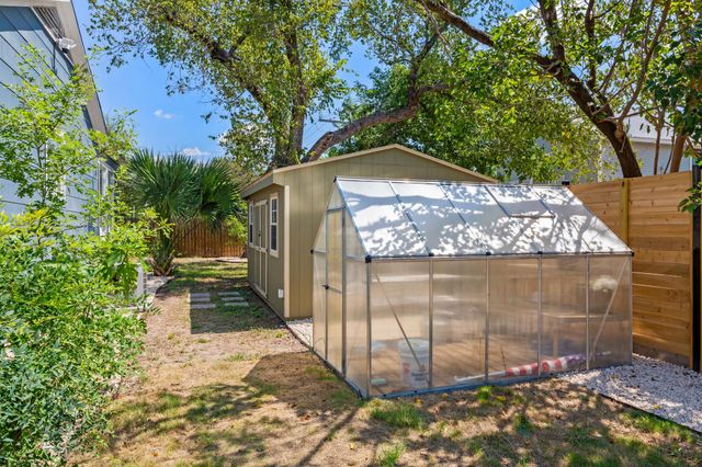 811 E 45th ST, Austin, TX 78751