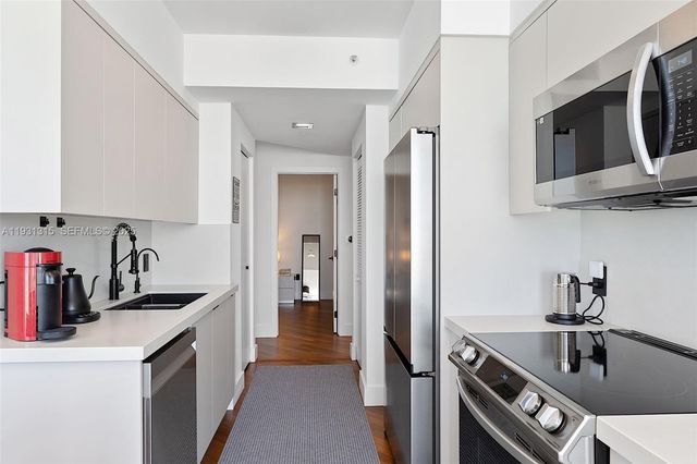 6365 Collins Ave 3911, Miami Beach, FL 33141