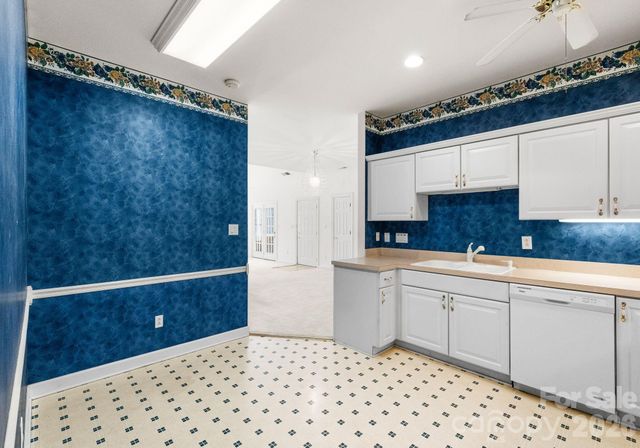 8348 Highland Glen Drive, Charlotte, NC 28269