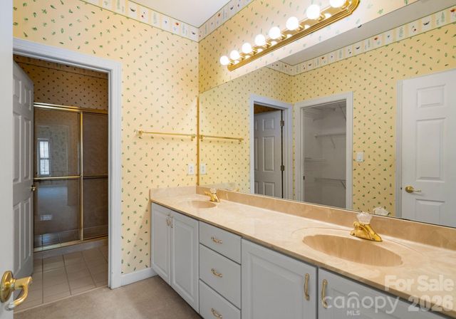 8348 Highland Glen Drive, Charlotte, NC 28269