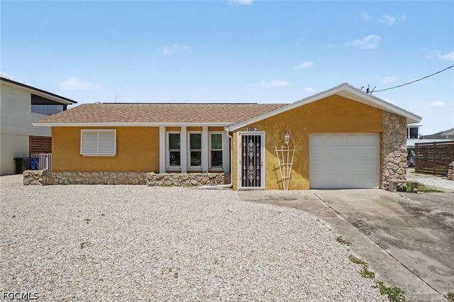 2456 Sycamore ST, St James City, FL 33956