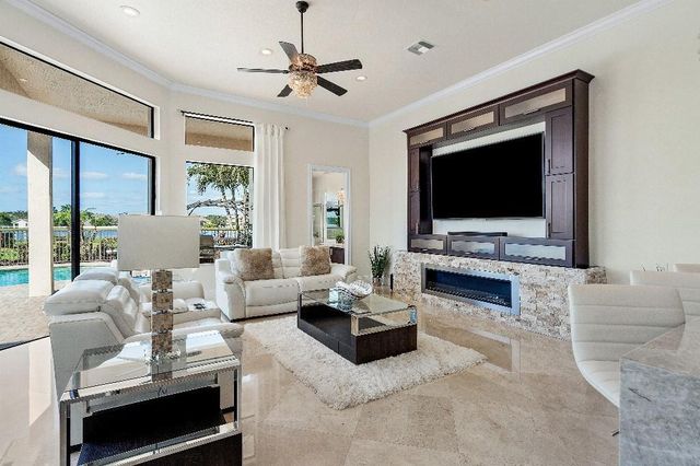 9105 Equus Circle, Boynton Beach, FL 33472