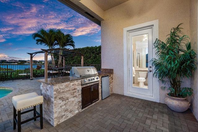 9105 Equus Circle, Boynton Beach, FL 33472