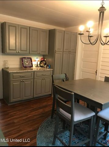 100 Linden Street, Vidalia, LA 71373