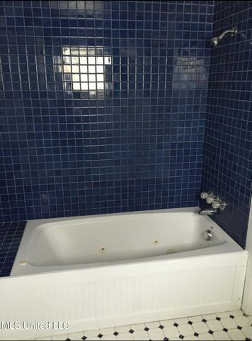 100 Linden Street, Vidalia, LA 71373